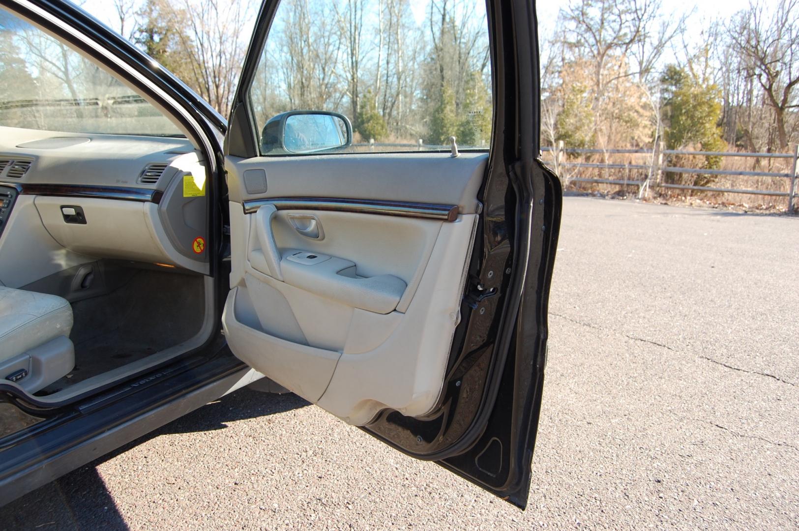 2004 Black /Gray leather Volvo S80 2.5t (YV1TS59H541) with an 2.5 liter turbo 5 cylinder engine, Automatic transmission, located at 6528 Lower York Road, New Hope, PA, 18938, (215) 862-9555, 40.358707, -74.977882 - Here for sale is a freshly traded, well serviced 2004 Volvo S80 2.5T sedan. Under the hood is a good running 2.5 liter turbocharged 5 cylinder which puts power to the front wheels via a smooth shifting automatic transmission. Features include; Gray leather interior, keyless entry system, one maste - Photo#17